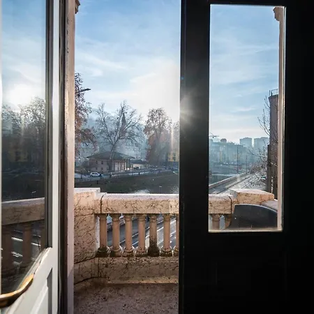 Spacious Luxury 200 Sqm In Center Apartment *