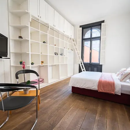 Apartment Spacious Luxury 200 Sqm In Center