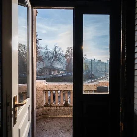Spacious Luxury 200 Sqm In Center *